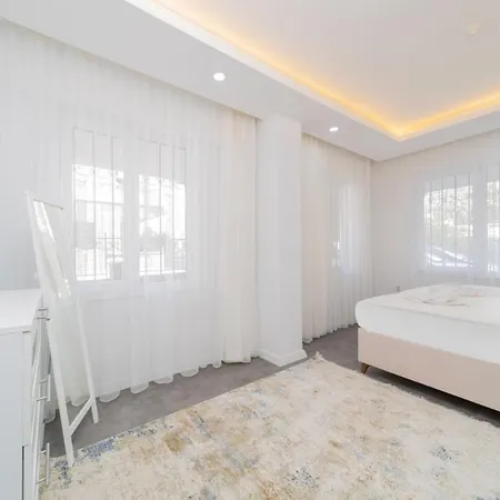 Appartamento Central Located Big Spacious Flat In Muratpasa