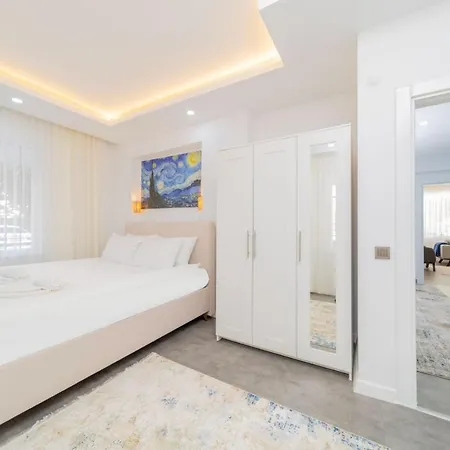 Central Located Big Spacious Flat In Muratpasa Appartamento