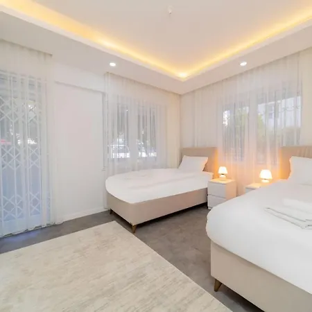 Central Located Big Spacious Flat In Muratpasa Appartamento