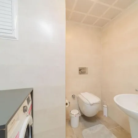 Central Located Big Spacious Flat In Muratpasa Antalya